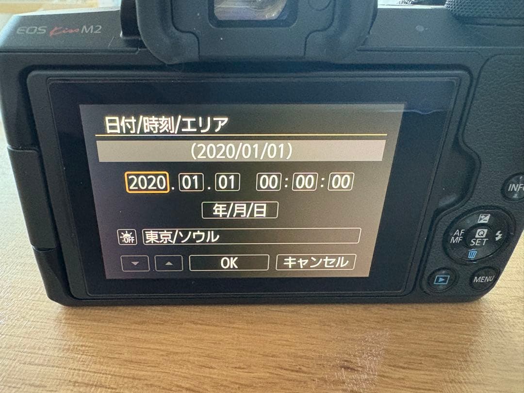 Canon eos kiss m2 レンズキット＋単焦点レンズ
