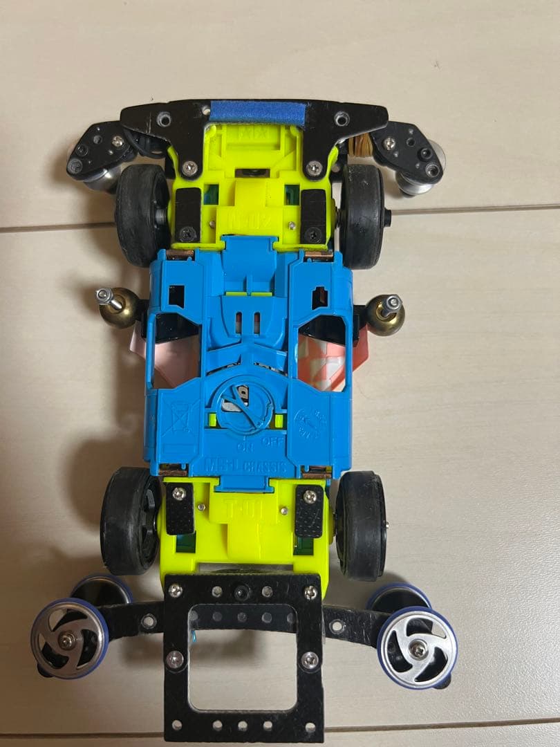 めちゃ早いです。ミニ四駆