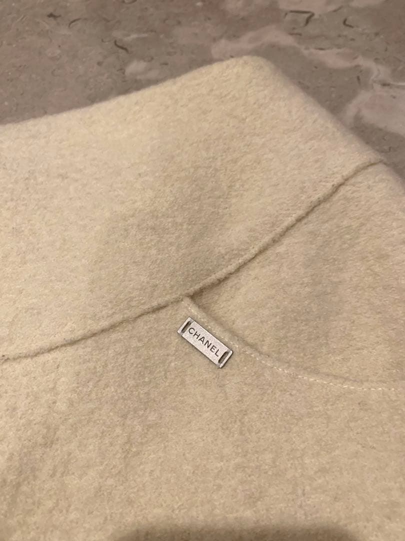 今週お値下げしています。シャネルの白いスカート