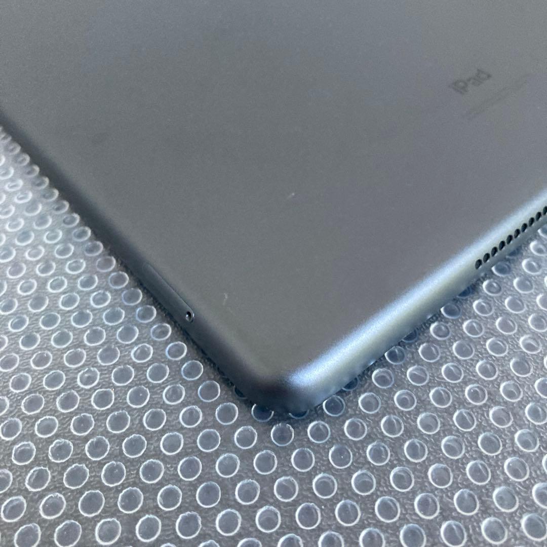 3588【早い者勝ち】電池良好☆iPad8 第8世代 32GB SIMフリー☆