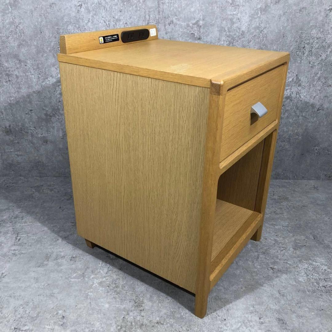 美品 コンセント付き karimoku カリモク ナイトテーブル サイドテーブル