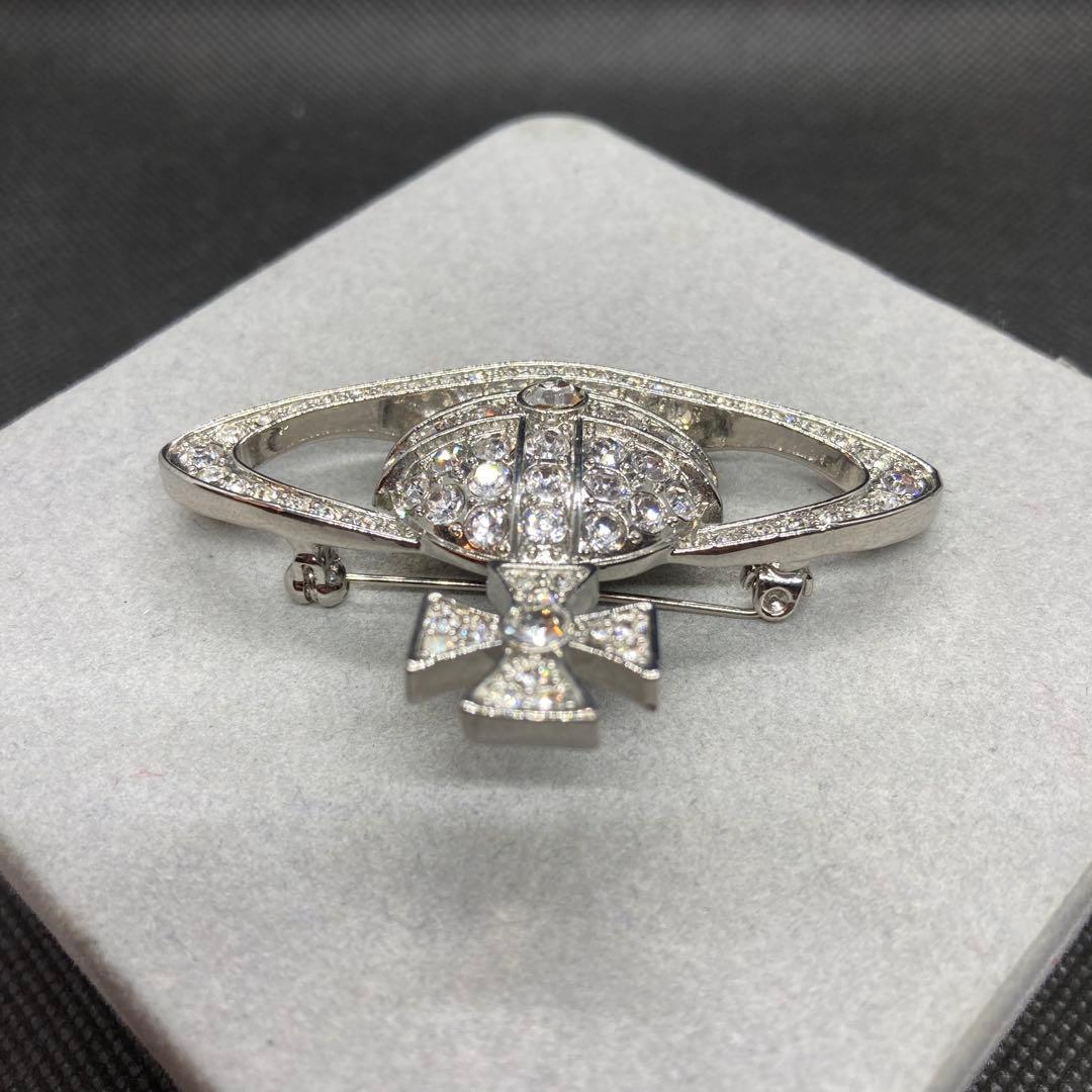 即決 Vivienne Westwood ヴィヴィアンウエストウッド ブローチ