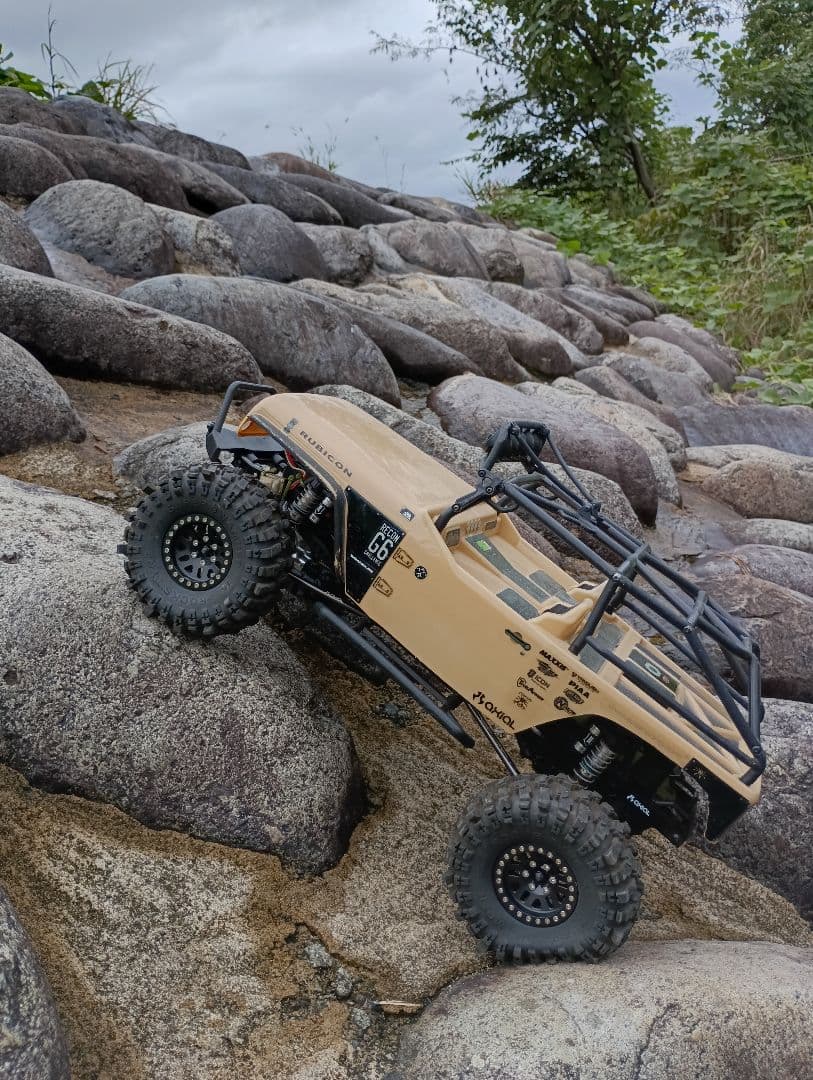 *様 【本気仕様】アキシャルSCX10ジープ ラングラー真鍮カスタム ロックク