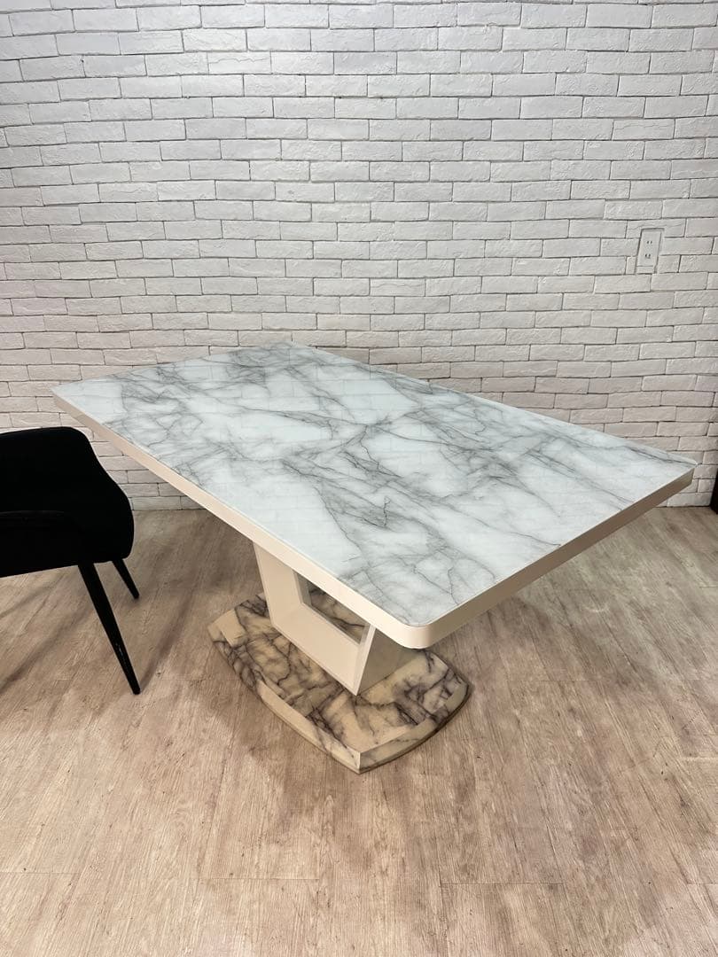 【東京都内23区送料無料】定価5万　大理石　ダイニング　テーブル　リビング　机