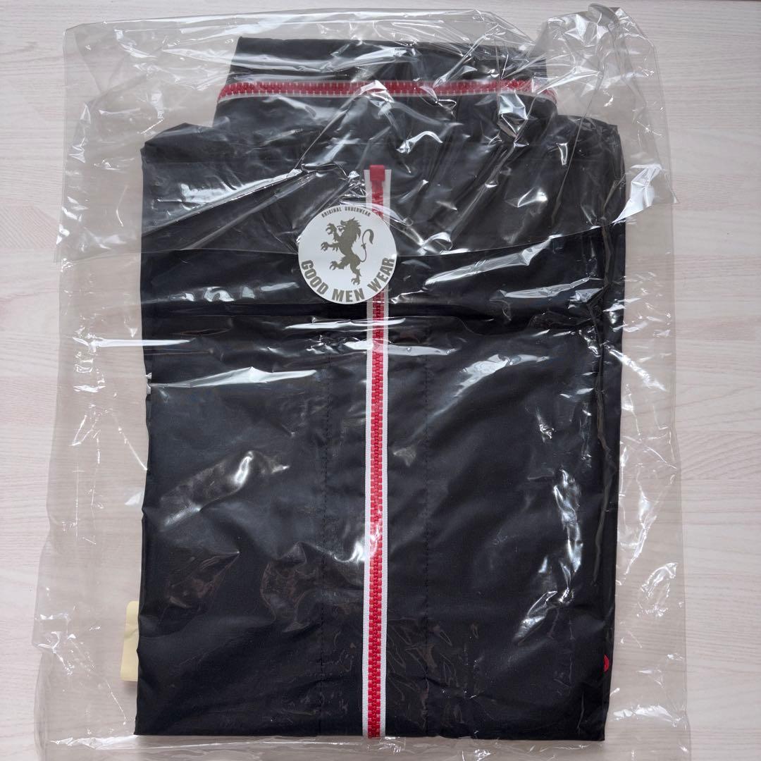 近藤レーシング　Sサイズ黒色ジャケット 赤いジッパー