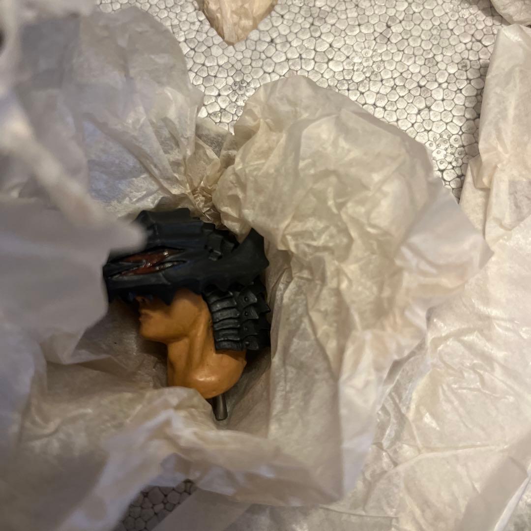 ART OF WAR Berserk Guts-Armored フィギュア