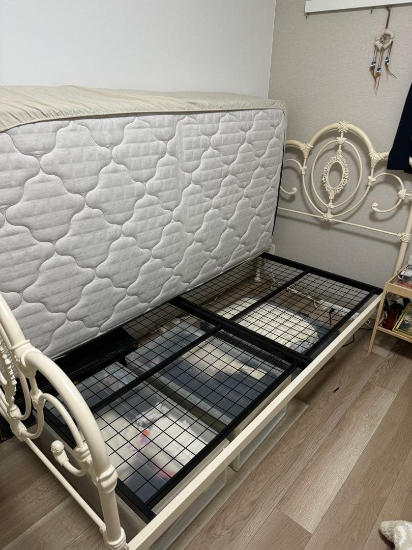 ローラアシュレイ　ベッドフレーム　シングル