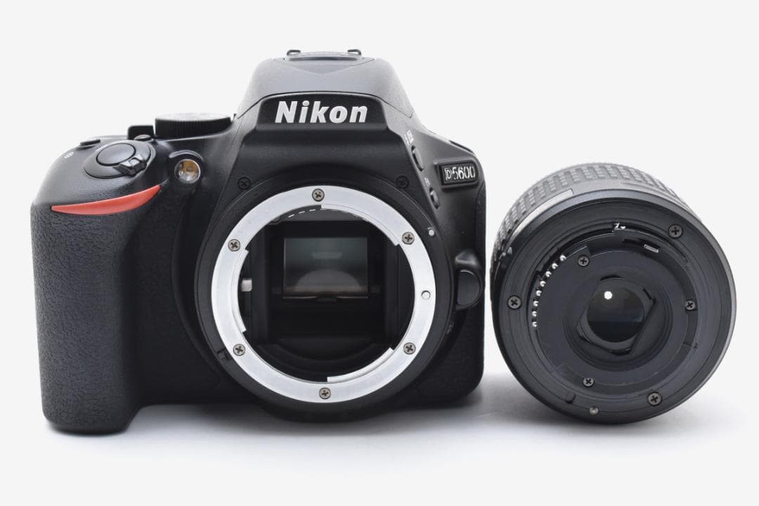 ⭐美品 初心者完全セット！⭐シリーズ最新 Nikon D5600 ⭐一眼レフ