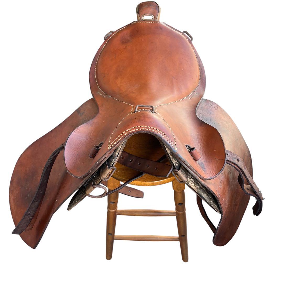 ヴィンテージ　馬　鞍　皮