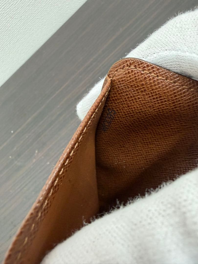 Louis Vuitton モノグラム 二つ折り財布　M61667