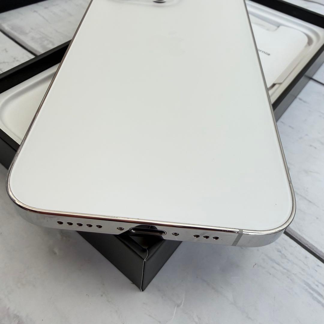 iPhone13Pro本体 1TB シルバー　SIMフリー