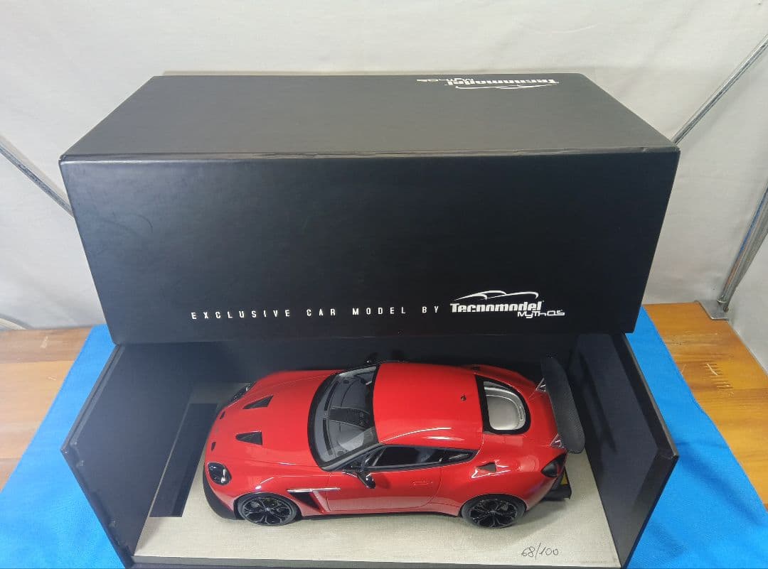 1/18 アストンマーチン V12 zagato テクノモデル 窓浮きあり
