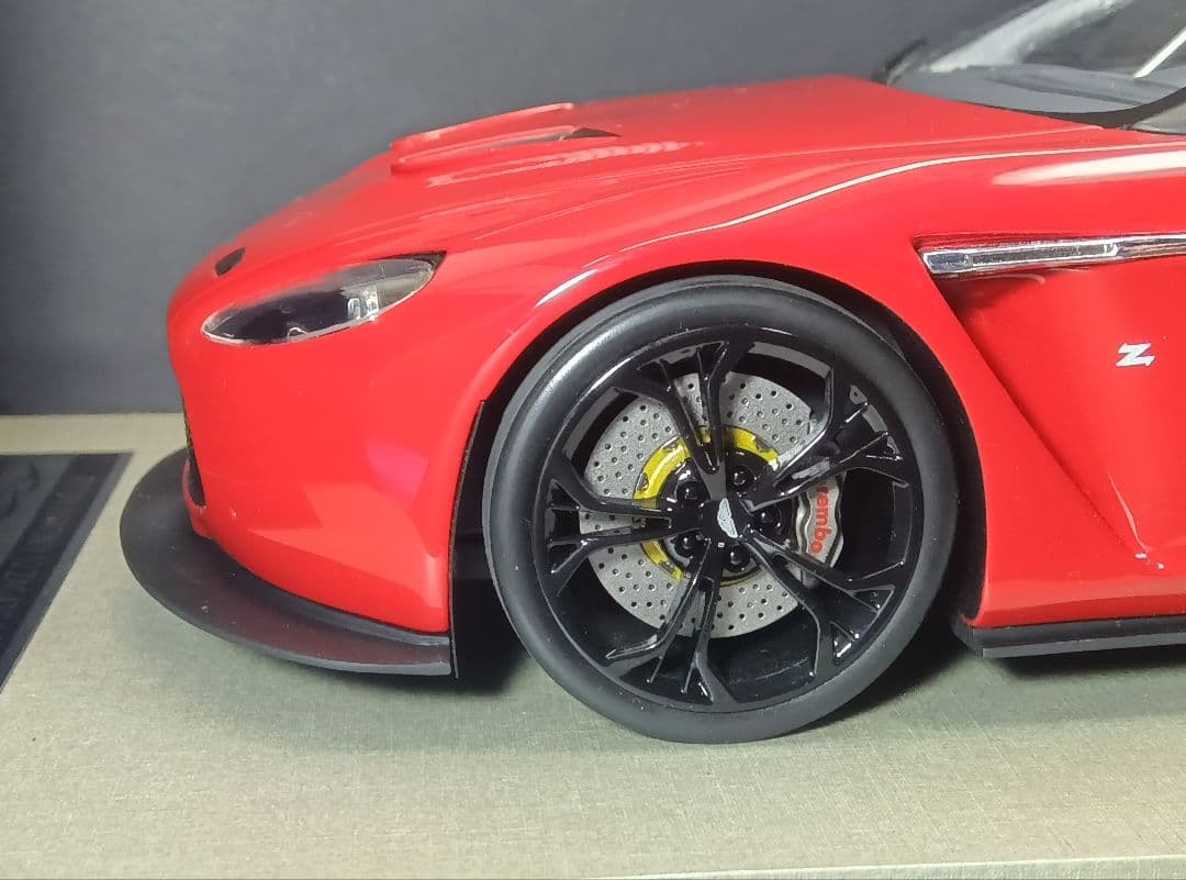 1/18 アストンマーチン V12 zagato テクノモデル 窓浮きあり