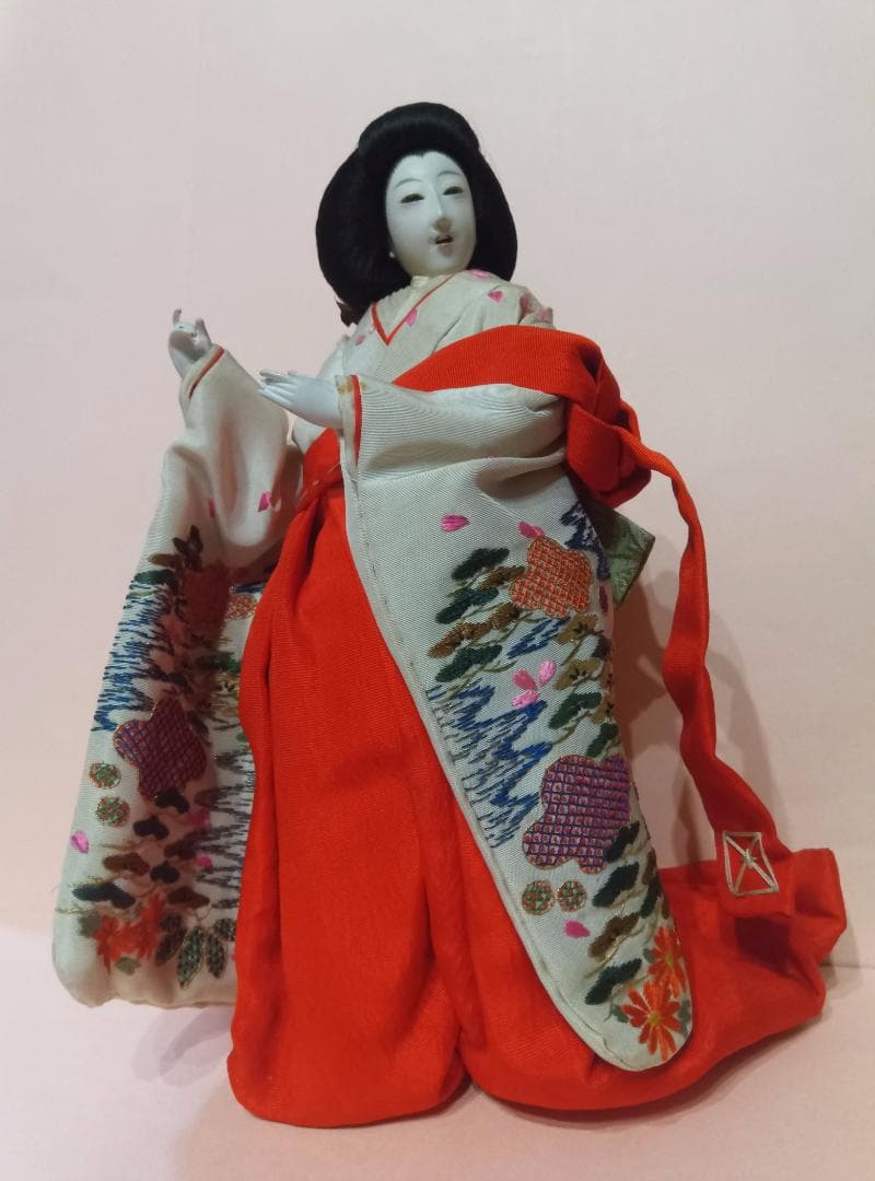 《希少・明治大正の雛人形》　《狆引き官女》