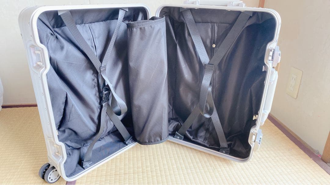 新品未使用メルセデスベンツ　アルミスーツケース