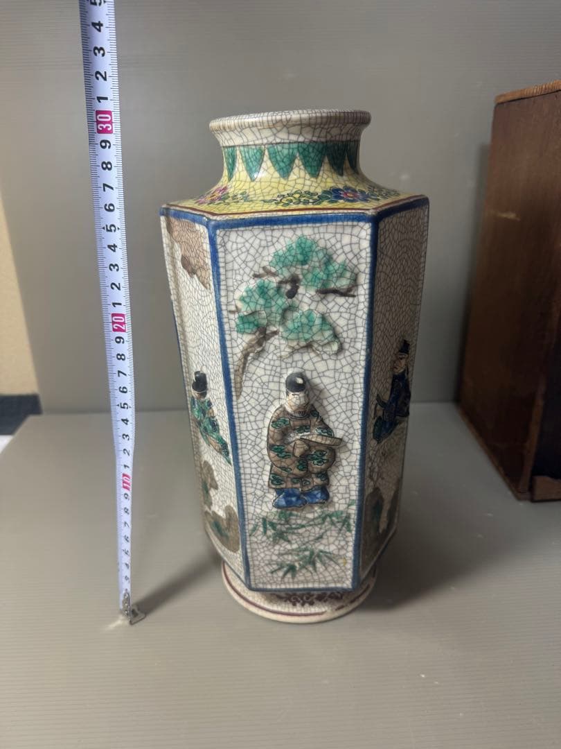 2610 希少　九谷焼　古九谷　ヒビ焼六歌仙人錦工入　六角花瓶　時代物