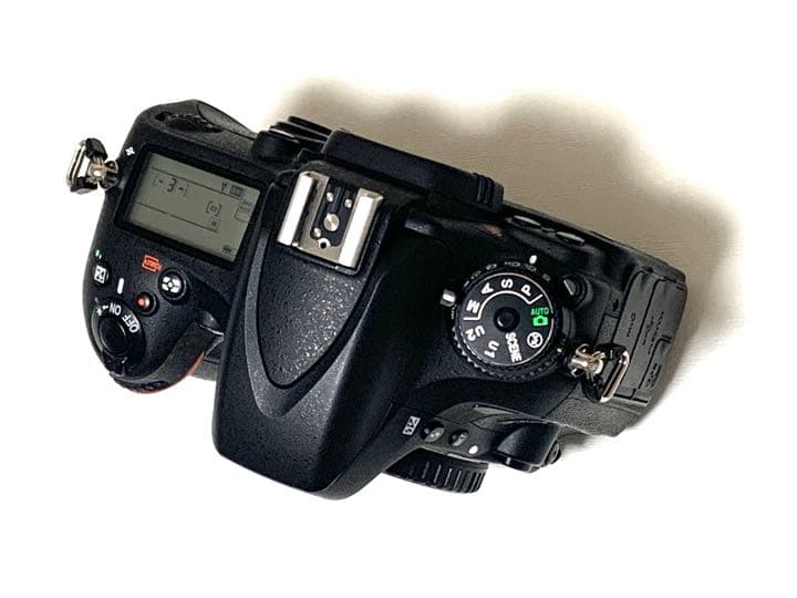 ◎撮影数5950回以下☆Nikon D600 ボディ　希少美品　FXフルサイズ