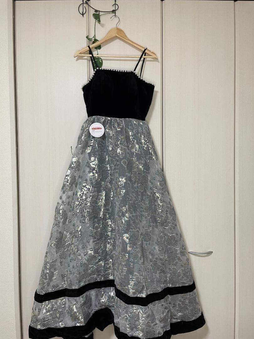 イヴニングドレス　ロングドレス　パーティードレス　パール　刺繡　サイズS