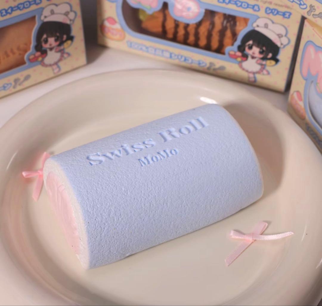 momo ロールケーキ スクイーズ 3個セット　新品未開封