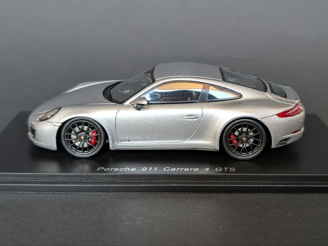 スパーク 1/43 Porsche 911 カレラ4 GTS 2018 シルバー