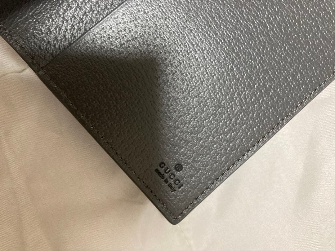 新品　グッチ GGスプリームキャンバス パスポートケース 795229 グレー