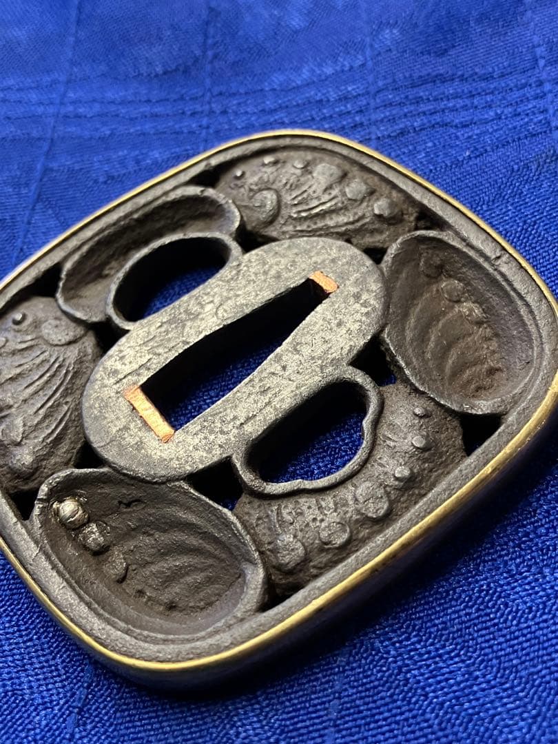 鍔　越前住記内作の銘　日本刀　時代物　貝　覆輪