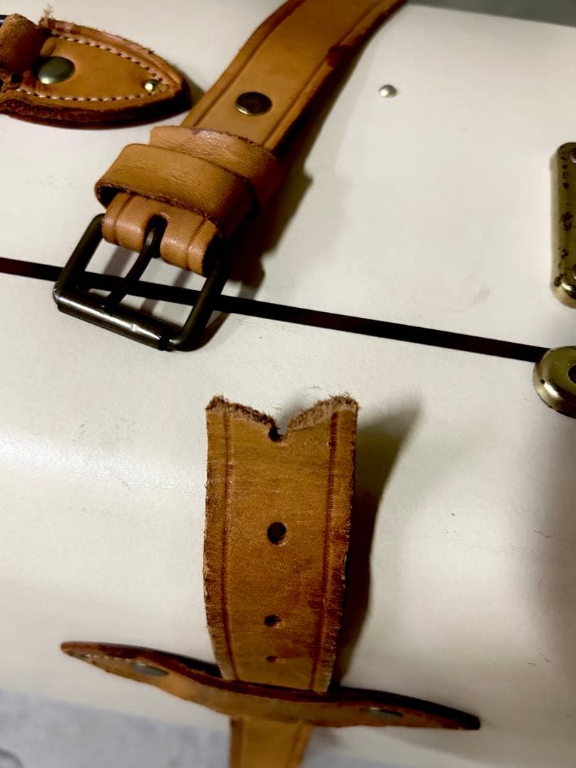 【定価45万円程】◆グローブトロッター人気のアイボリー/革バンド破れ