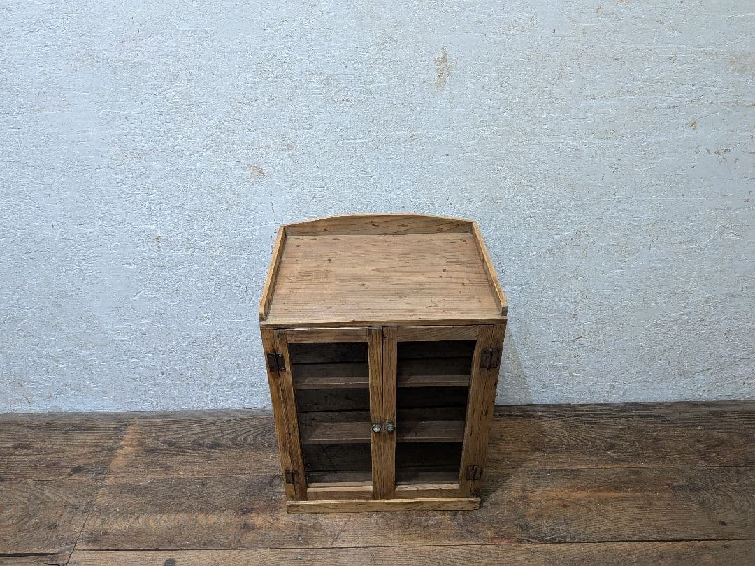 1120 アンティーク　杉のガラスケース　飾り棚　収納棚　キャビネット　レトロ
