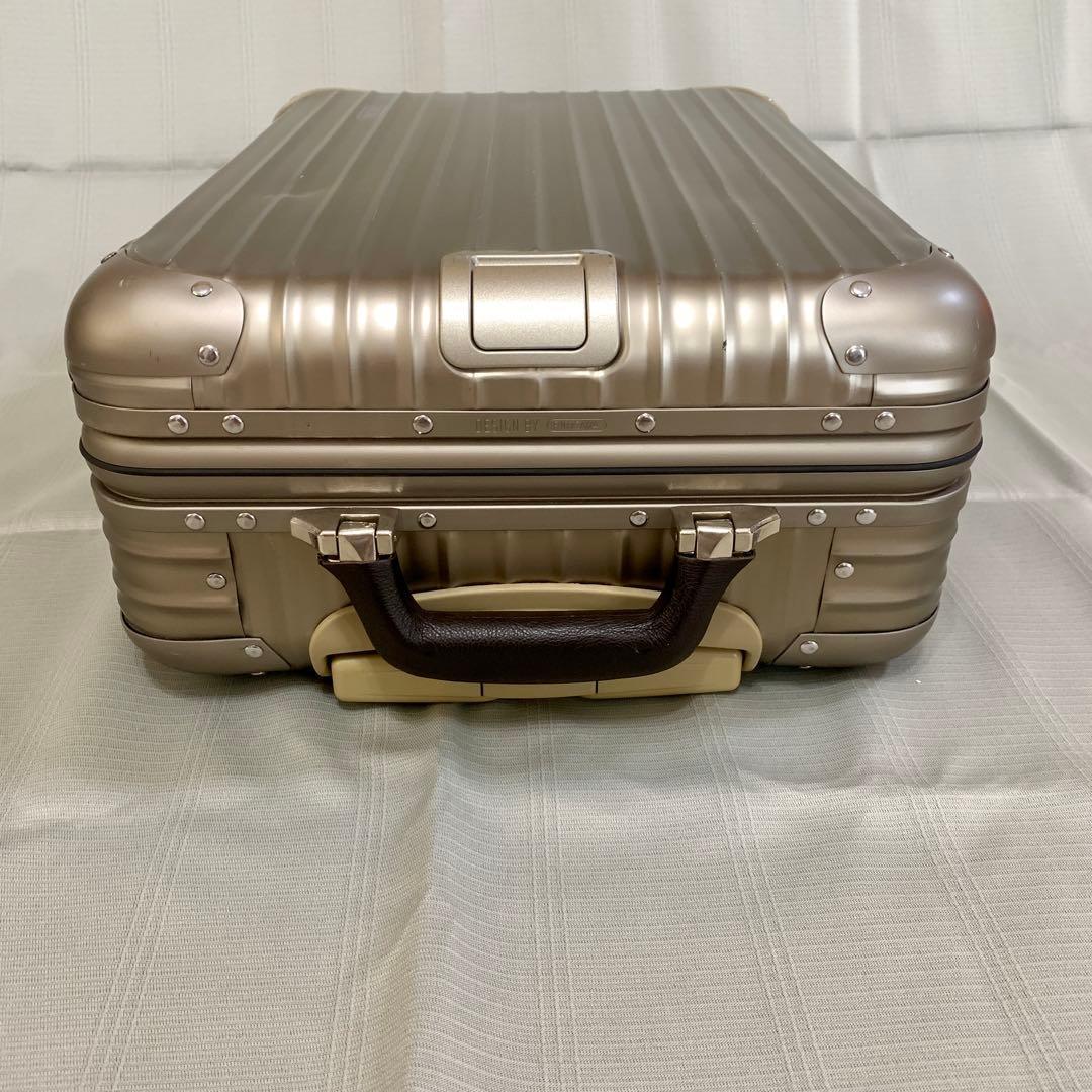 RIMOWA リモワトパーズプレミアム チタンゴールド 32L 2輪