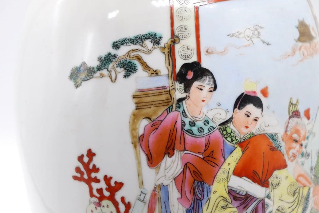 中国　大清乾隆年製銘　粉彩人物紋大瓶　送料込み0229