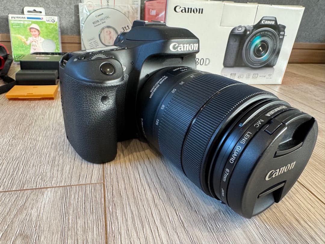 Canon EOS 80D 本体と付属品
