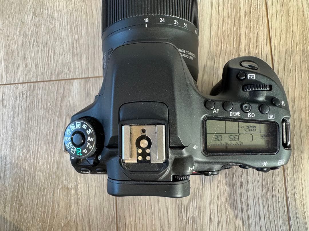 Canon EOS 80D 本体と付属品