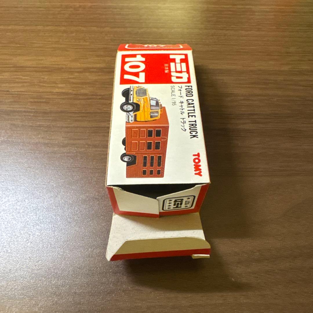 タータンです　トミカ フォードキャトルトラック 107 赤箱 日本製