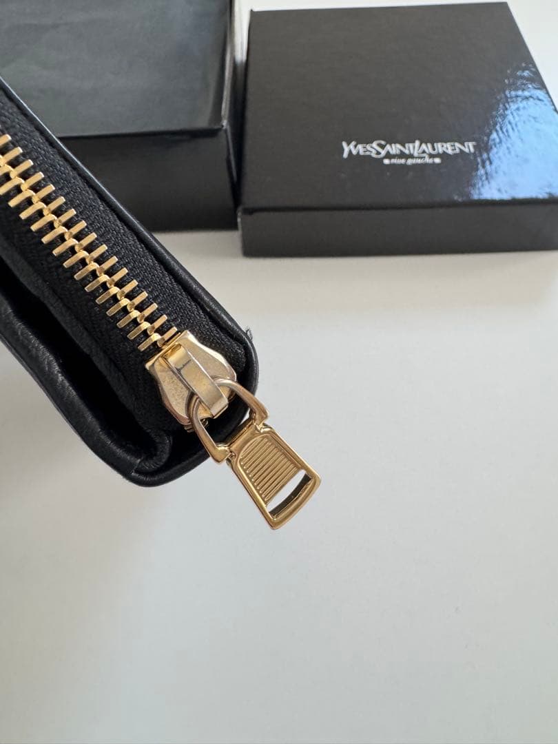 【状態◎】Yves Saint Laurent ブラック 二つ折り財布