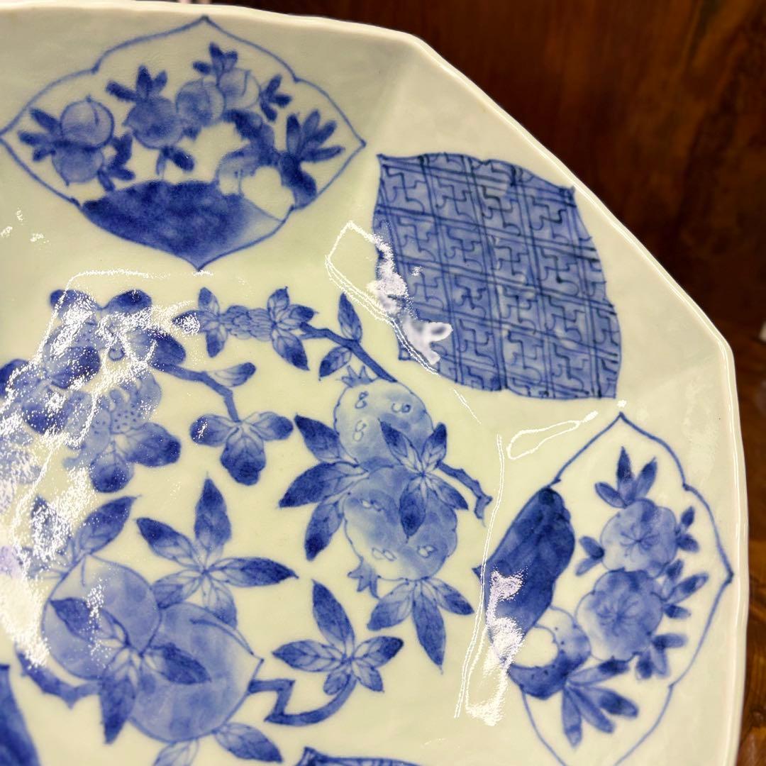 福泉窯　菱紋盛り鉢　桃文　染付　石榴や桃や菱門