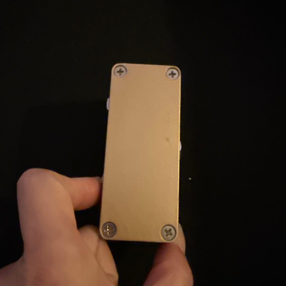 Boost エフェクター ホワイト/ゴールド