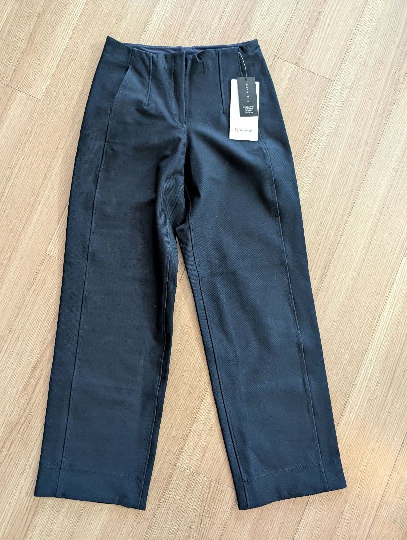 Lululemon ネイビー ワイドパンツ (新品タグ付き)