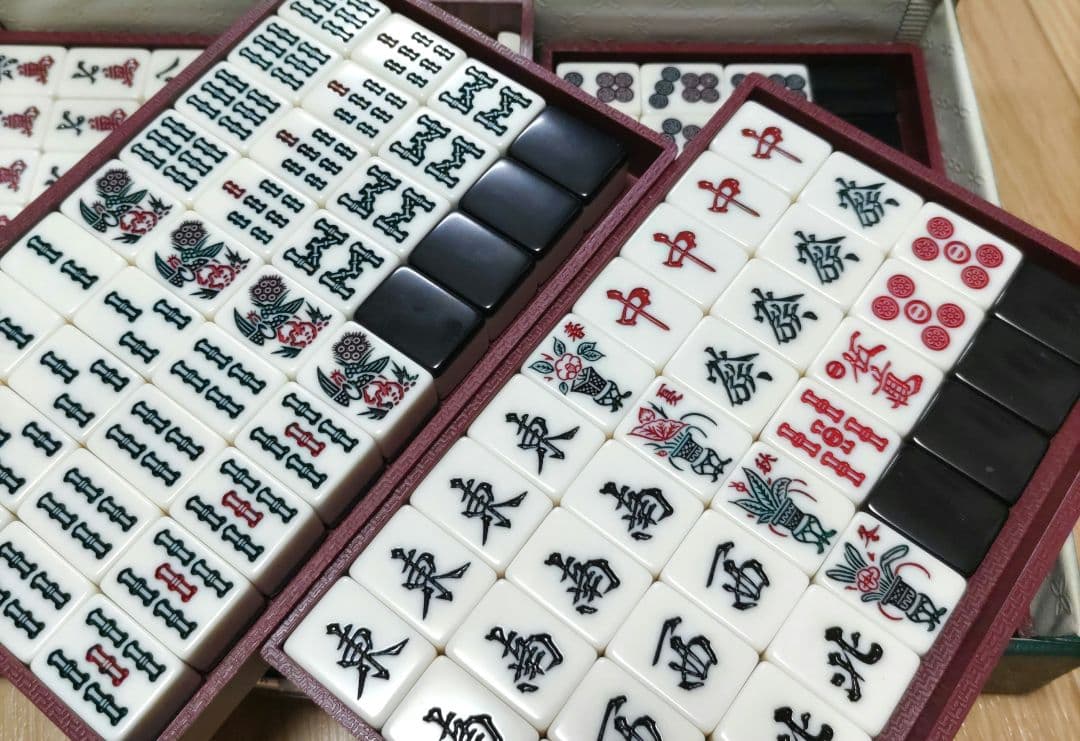 ★希少★背黒★ ミズノ丸一「ゆり」麻雀牌（MVC印）