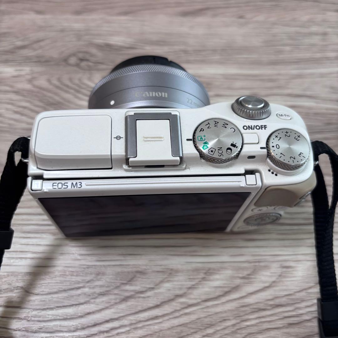 Canon EOSM3 ダブルレンズキット