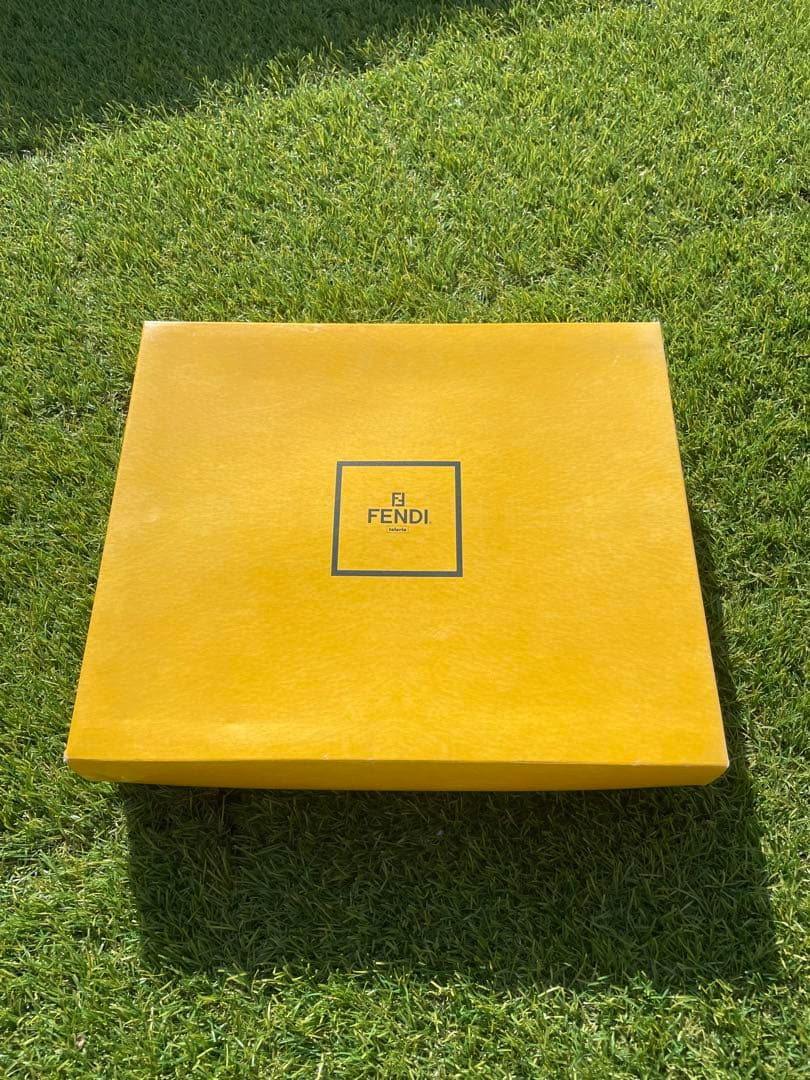 【新品・未使用】FENDI ロゴ入りタオルセット ギフトボックス付き