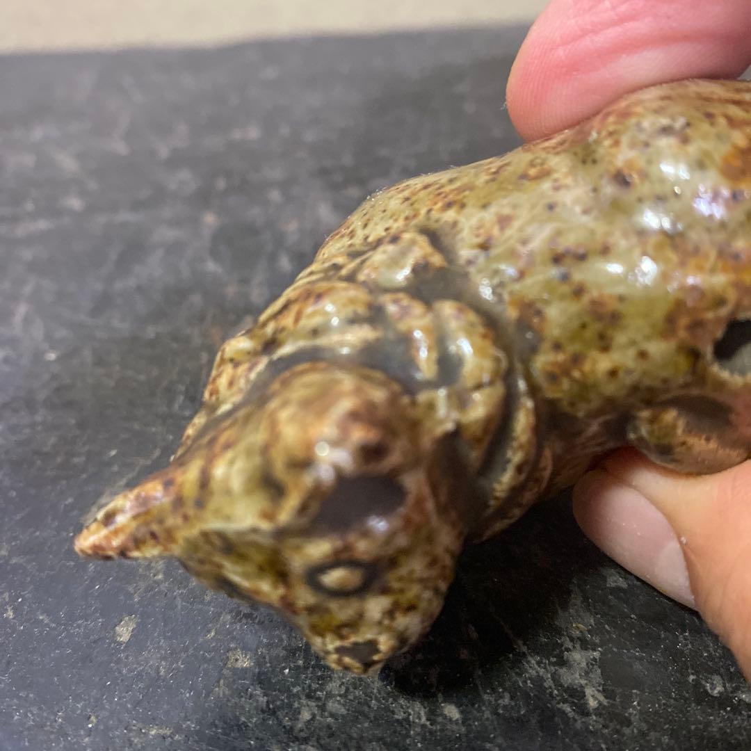 ネコ形 陶器 装飾品