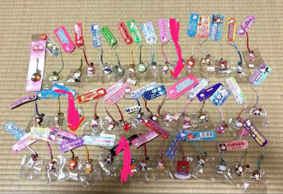 ハローキティ ご当地根付けキーホルダー 142個　レア物あり　まとめ売り