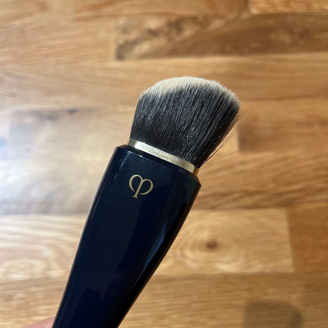 クレ・ド・ポー ボーテ ファンデーションブラシ2本　クリーナーセット