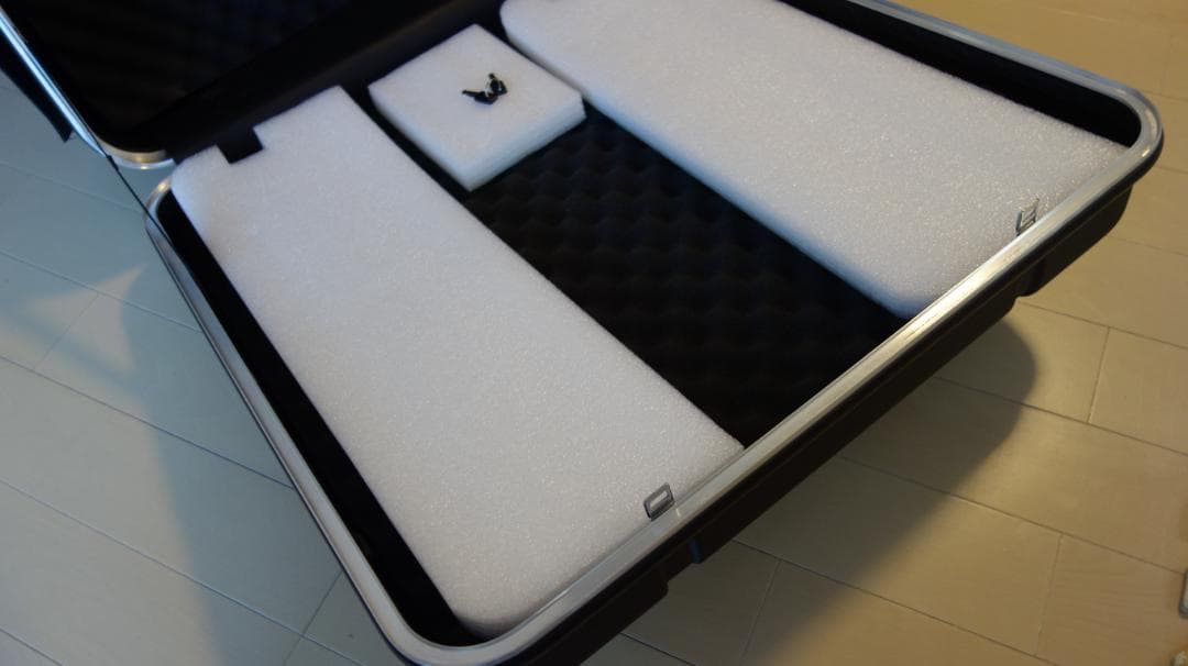 B&W 折りたたみ自転車（ブロンプトン）用輪行ハードケース