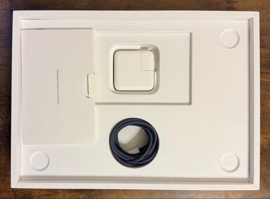 MacBook Air M2｜8GBメモリ｜256GB SSD｜ミッドナイト