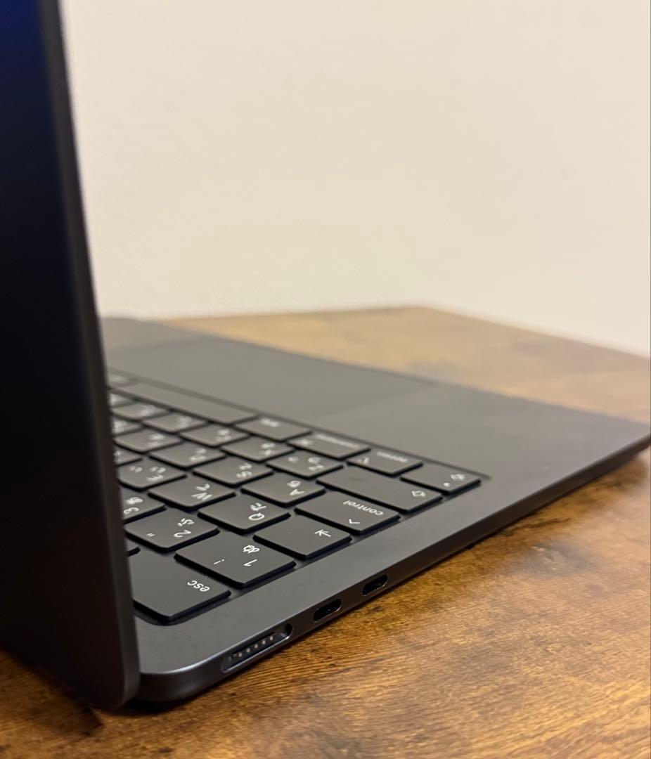 MacBook Air M2｜8GBメモリ｜256GB SSD｜ミッドナイト