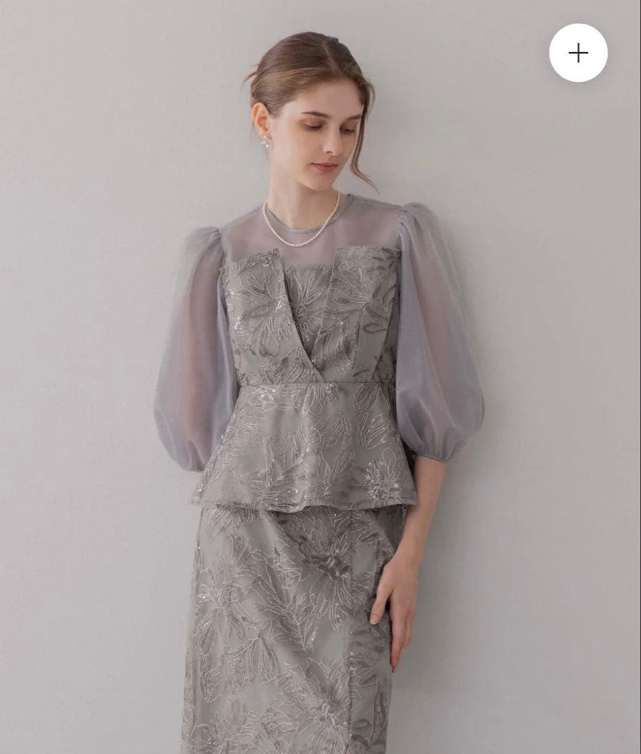 LEJAシアーパフスリーブペプラムスパンコール花柄セットアップドレス