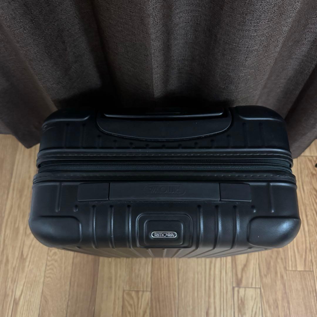 リモワ　サルサ　ブラック　32L 4輪　キャビン　機内持ち込み