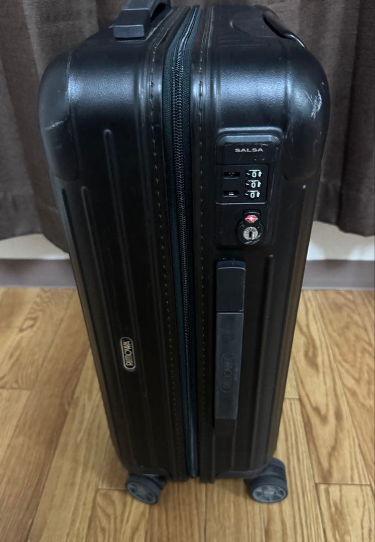 リモワ　サルサ　ブラック　32L 4輪　キャビン　機内持ち込み