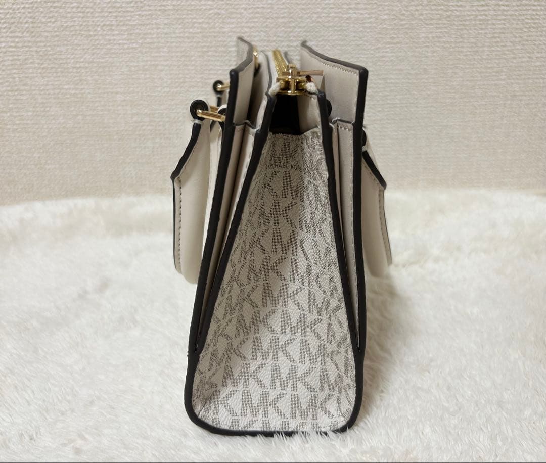 MICHAEL KORS SHEILA センタージップ サッチェル スモール